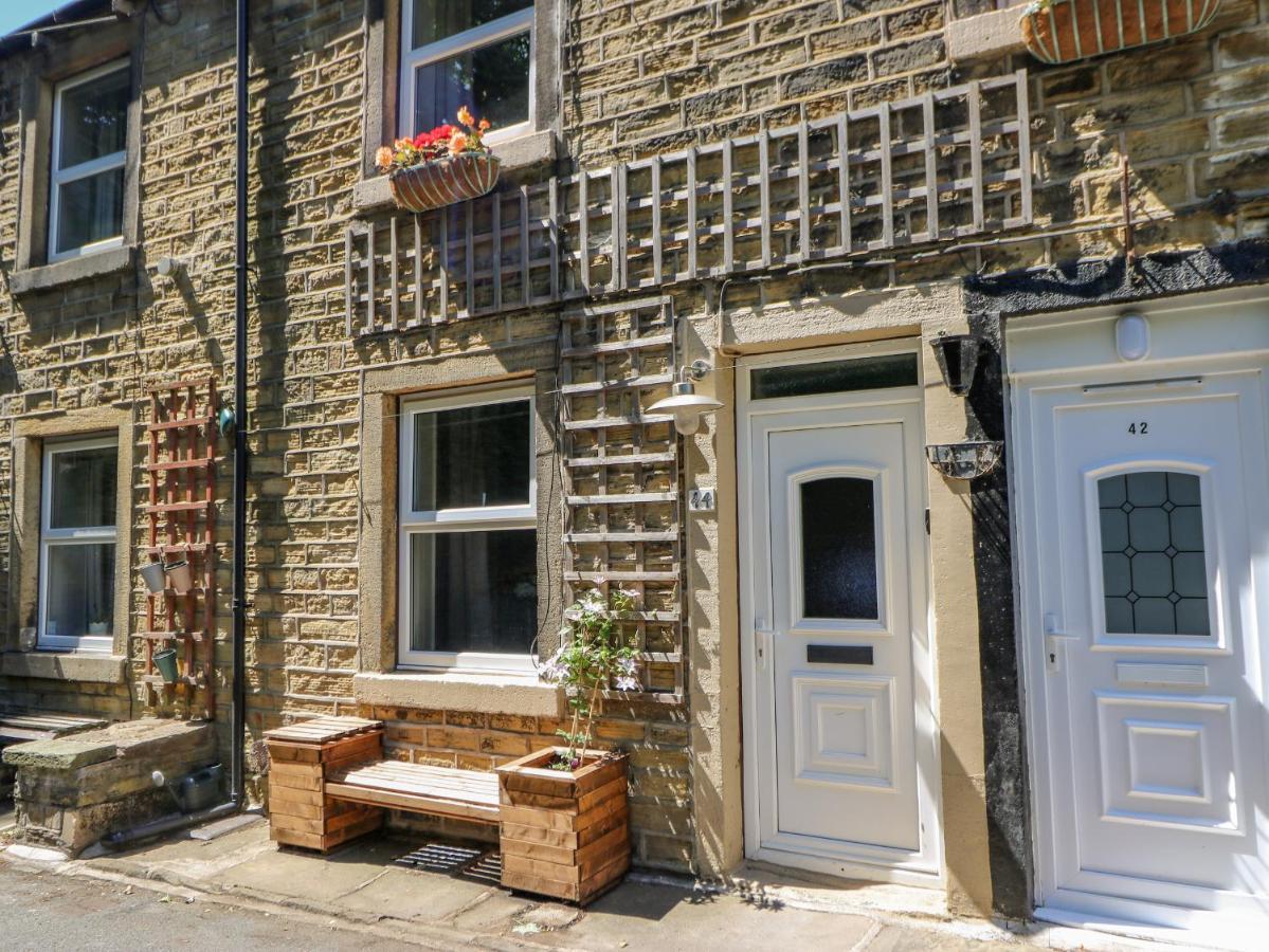 Hillside Hideaway Villa Holmfirth Exterior photo